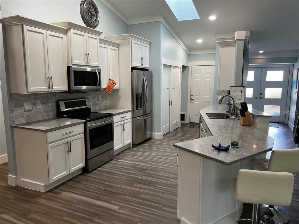 For Rent: $3,800 (3 beds, 2 baths, 1815 Square Feet)