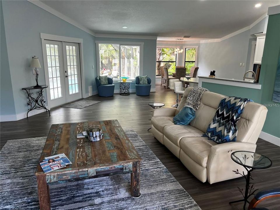 For Rent: $3,800 (3 beds, 2 baths, 1815 Square Feet)