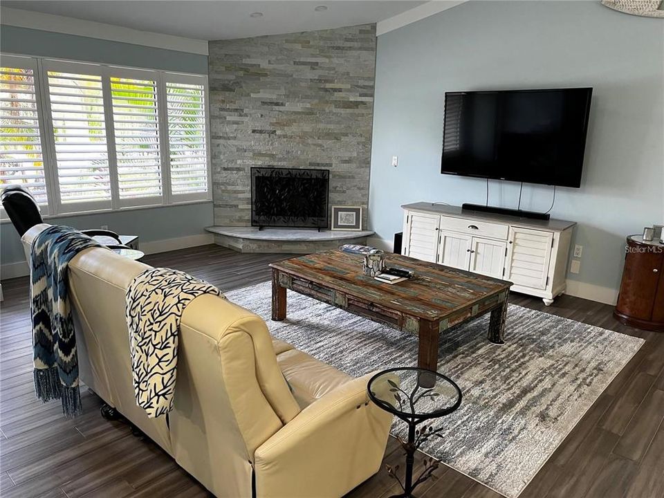 For Rent: $3,800 (3 beds, 2 baths, 1815 Square Feet)