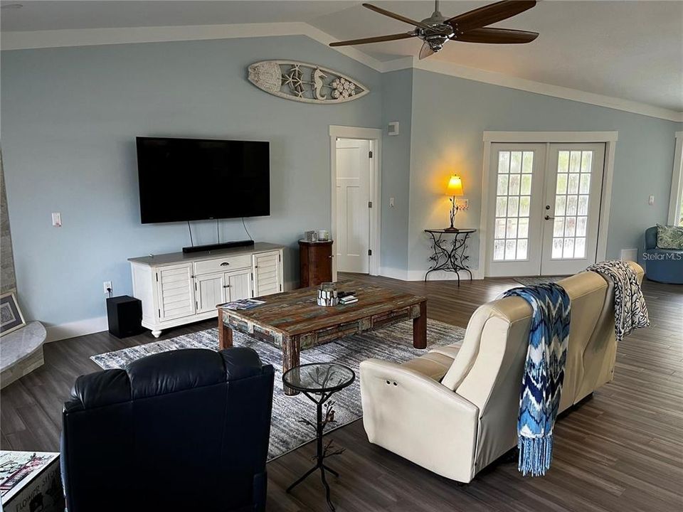 For Rent: $3,800 (3 beds, 2 baths, 1815 Square Feet)