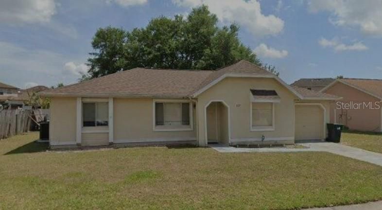 Recently Sold: $310,000 (3 beds, 2 baths, 1132 Square Feet)