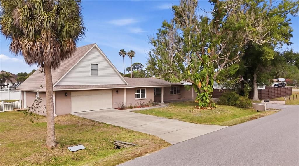 Recently Sold: $525,000 (3 beds, 2 baths, 1583 Square Feet)