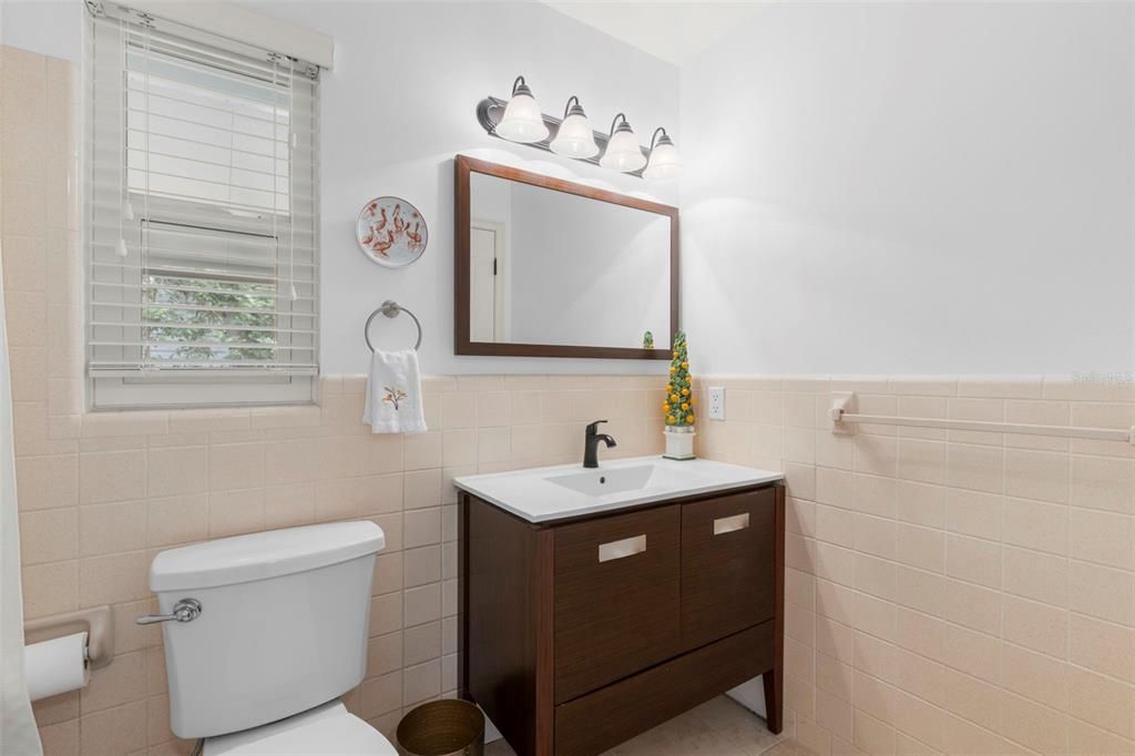 En Venta: $414,900 (2 camas, 2 baños, 1091 Pies cuadrados)