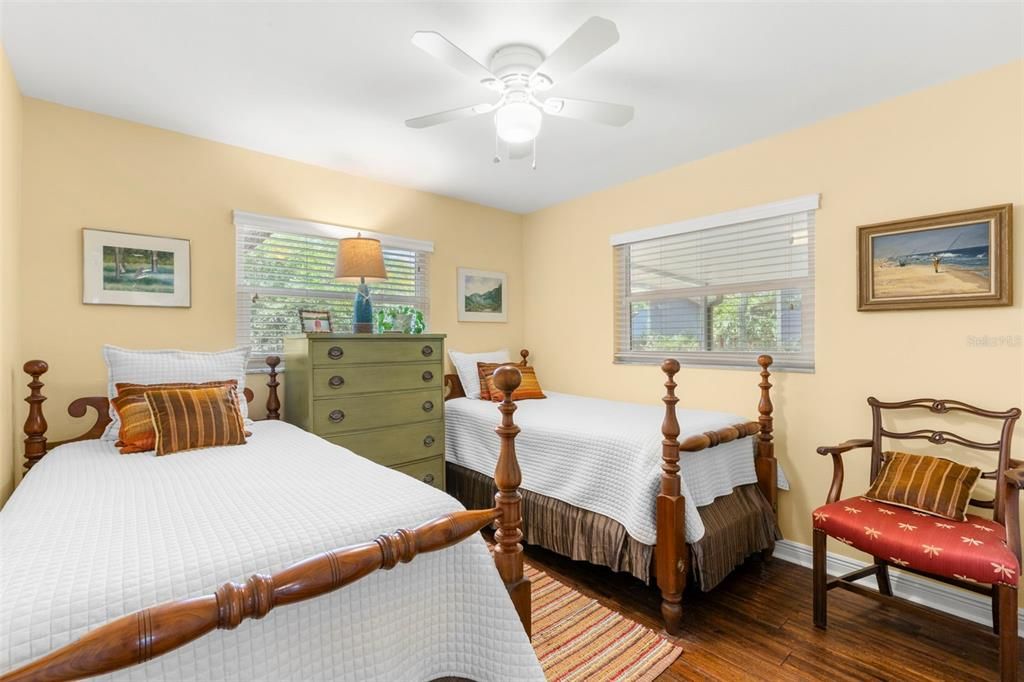 En Venta: $414,900 (2 camas, 2 baños, 1091 Pies cuadrados)