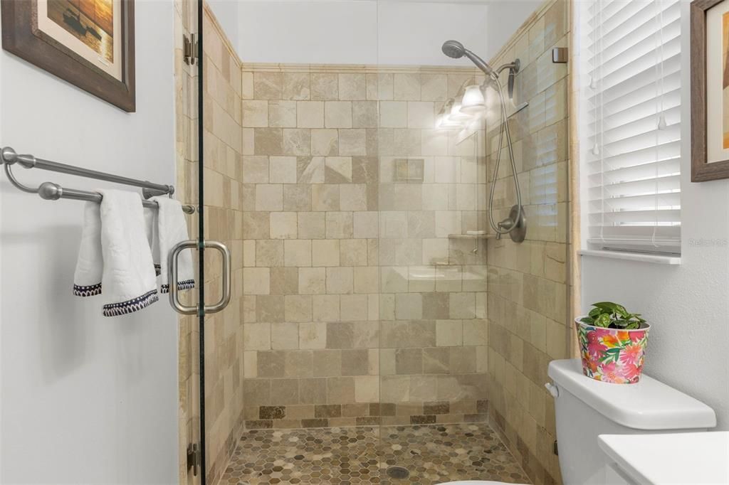 En Venta: $414,900 (2 camas, 2 baños, 1091 Pies cuadrados)