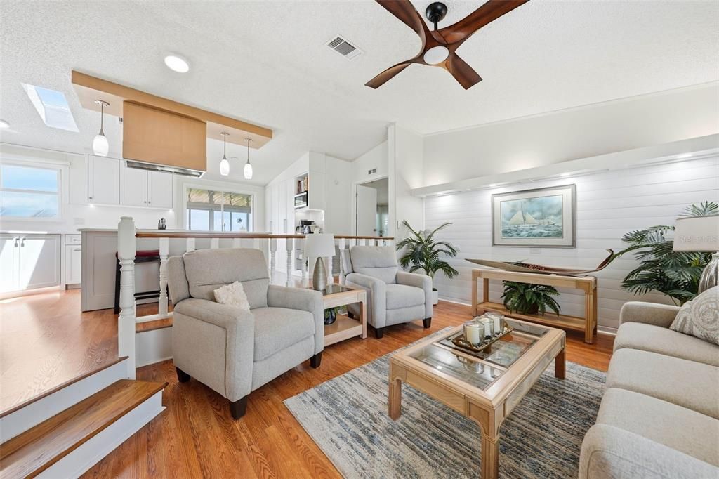 For Sale: $369,000 (3 beds, 2 baths, 1663 Square Feet)