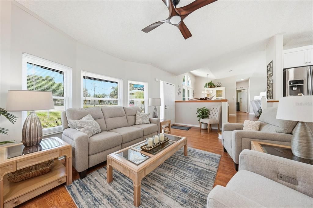 For Sale: $369,000 (3 beds, 2 baths, 1663 Square Feet)