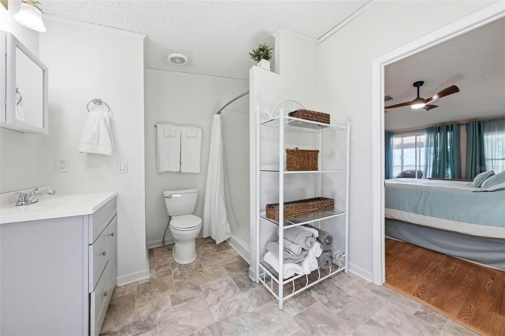 For Sale: $369,000 (3 beds, 2 baths, 1663 Square Feet)