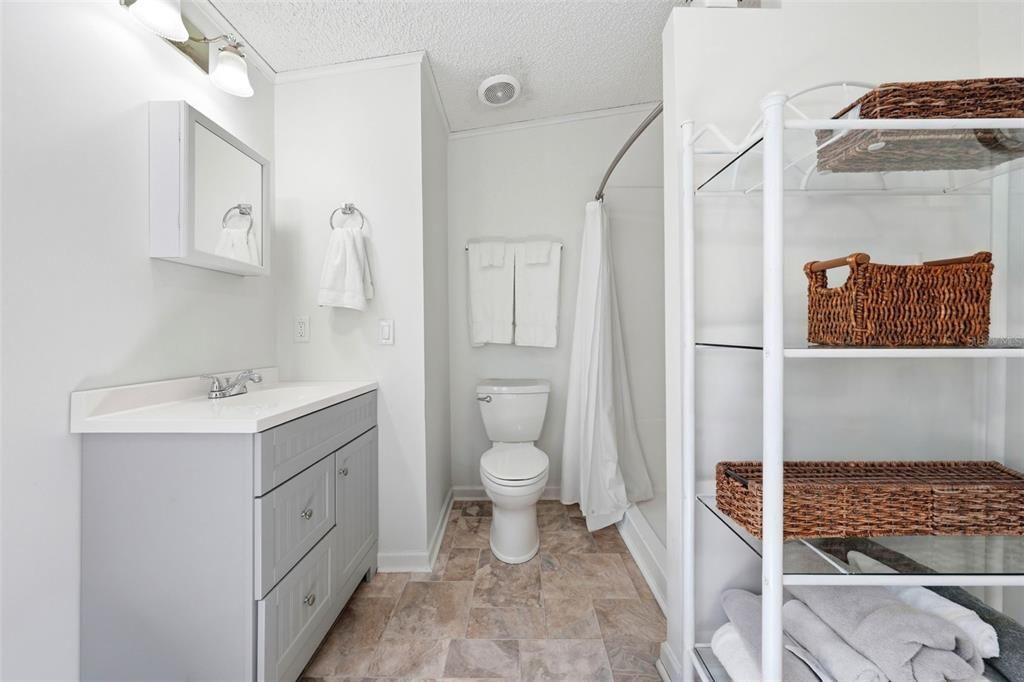 For Sale: $369,000 (3 beds, 2 baths, 1663 Square Feet)