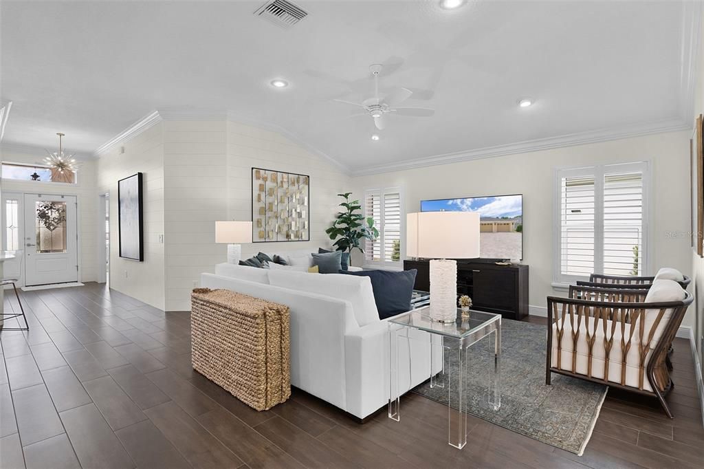 Active With Contract: $851,248 (3 beds, 2 baths, 2016 Square Feet)