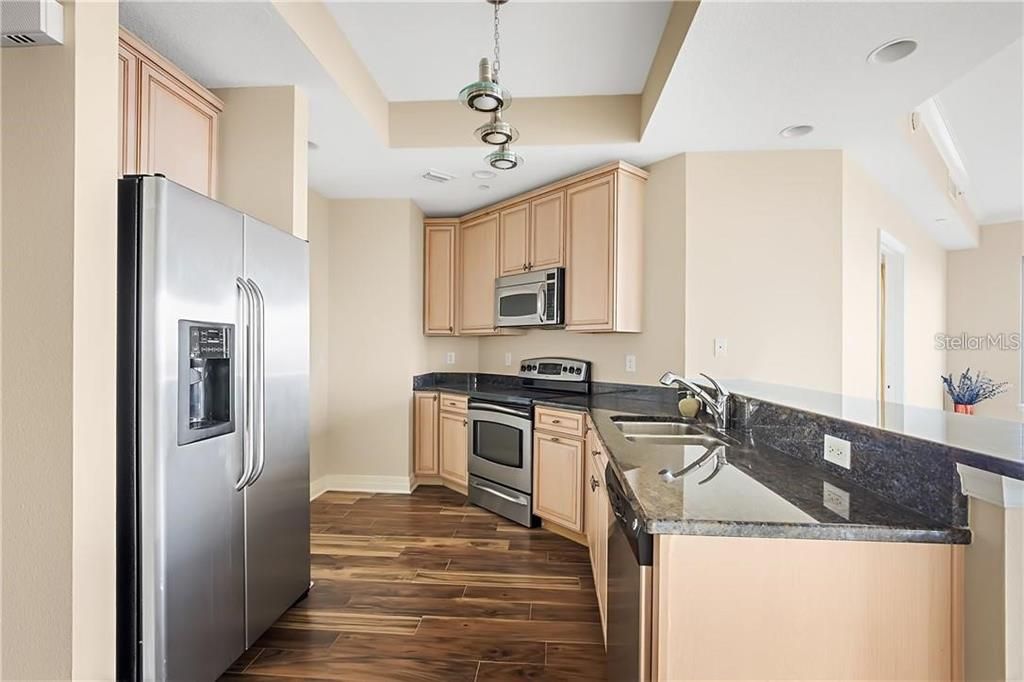 For Rent: $6,000 (3 beds, 3 baths, 1733 Square Feet)