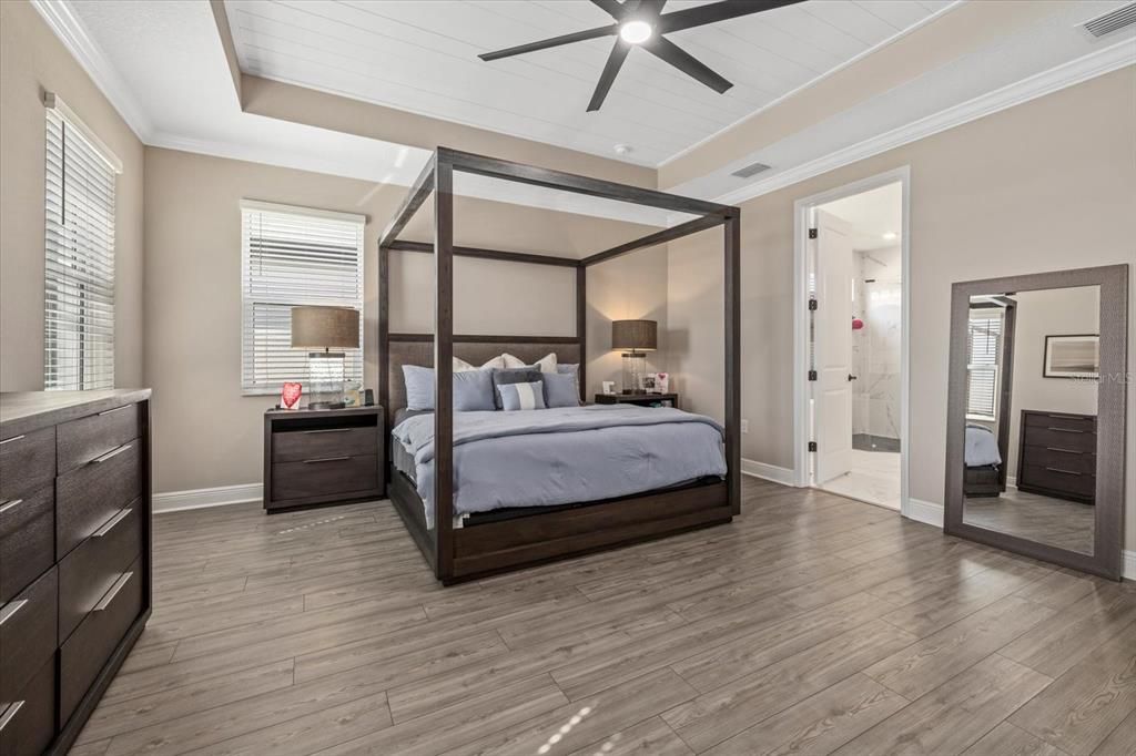 En Venta: $1,295,000 (4 camas, 3 baños, 3697 Pies cuadrados)