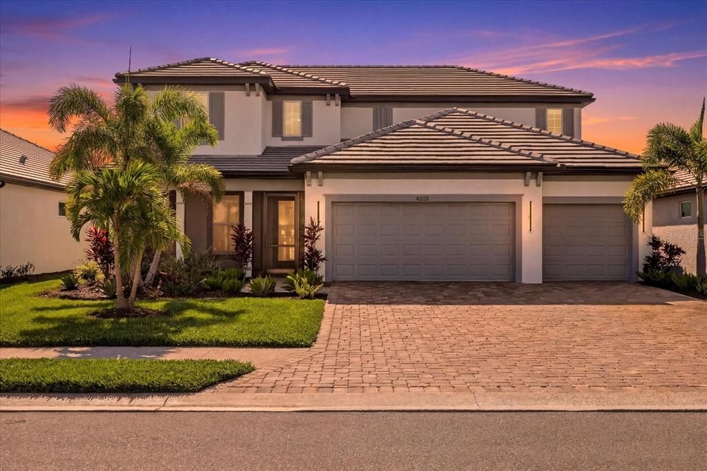 En Venta: $1,295,000 (4 camas, 3 baños, 3697 Pies cuadrados)