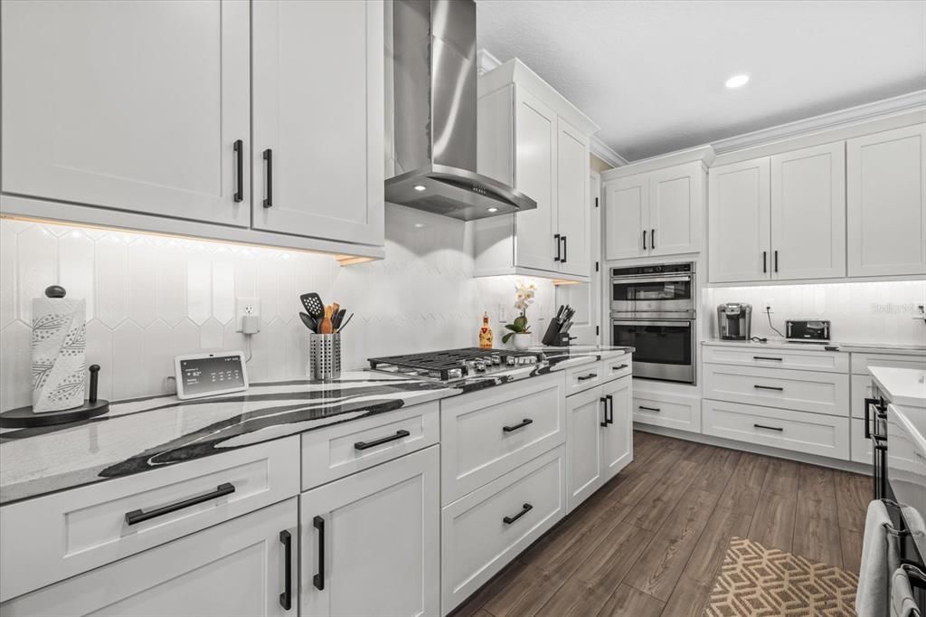 En Venta: $1,295,000 (4 camas, 3 baños, 3697 Pies cuadrados)