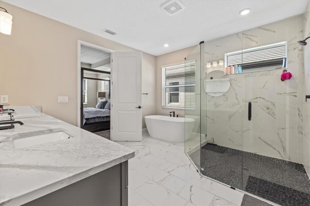 En Venta: $1,295,000 (4 camas, 3 baños, 3697 Pies cuadrados)