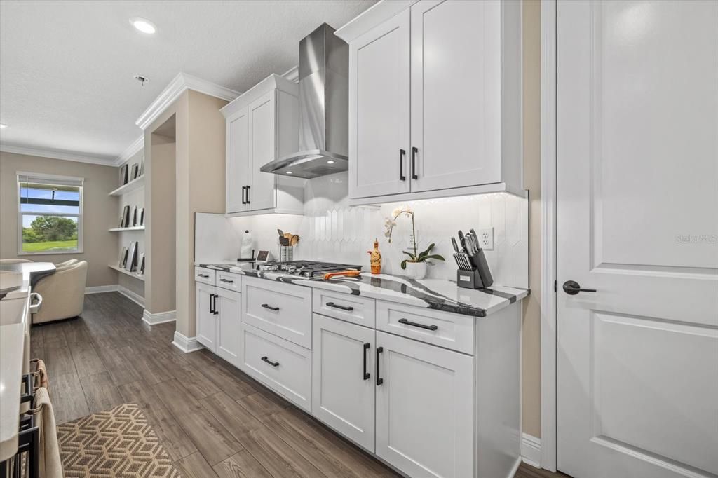 En Venta: $1,295,000 (4 camas, 3 baños, 3697 Pies cuadrados)