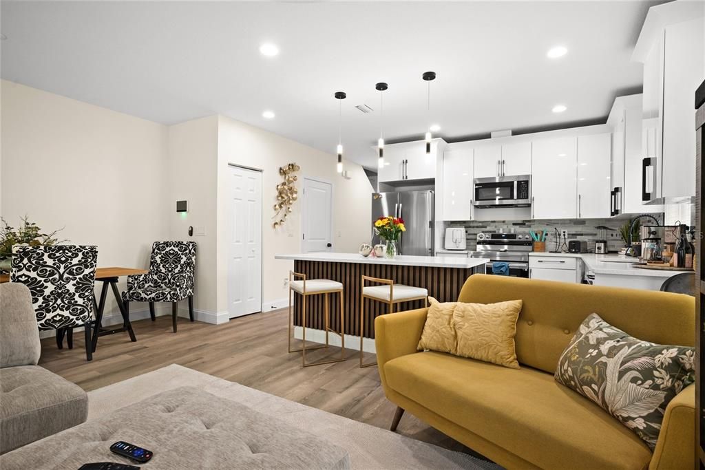 For Rent: $2,800 (3 beds, 2 baths, 1334 Square Feet)