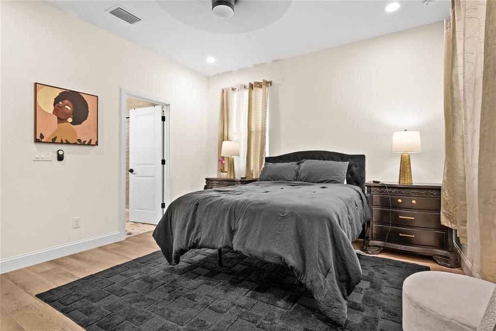 For Rent: $2,800 (3 beds, 2 baths, 1334 Square Feet)