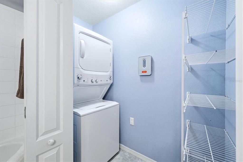 Active With Contract: $239,900 (2 beds, 2 baths, 1429 Square Feet)