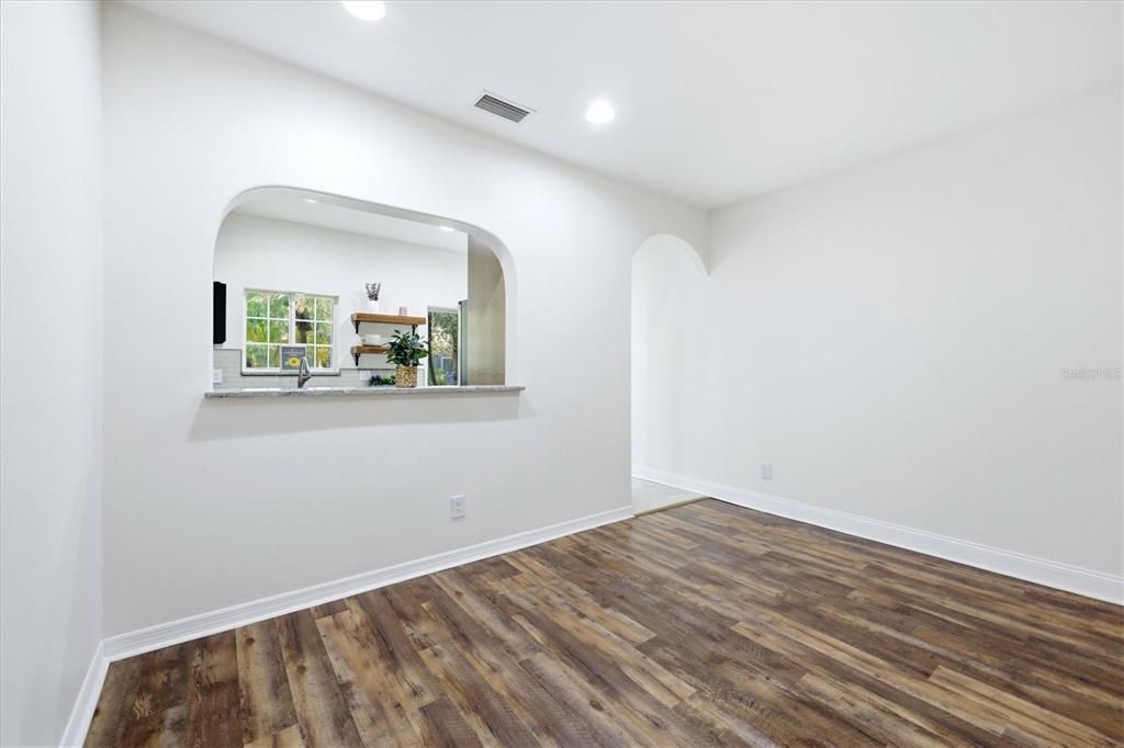 Active With Contract: $239,900 (2 beds, 2 baths, 1429 Square Feet)