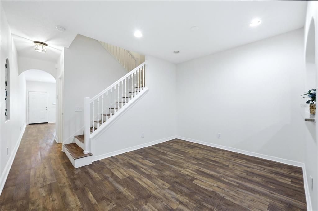 Active With Contract: $239,900 (2 beds, 2 baths, 1429 Square Feet)