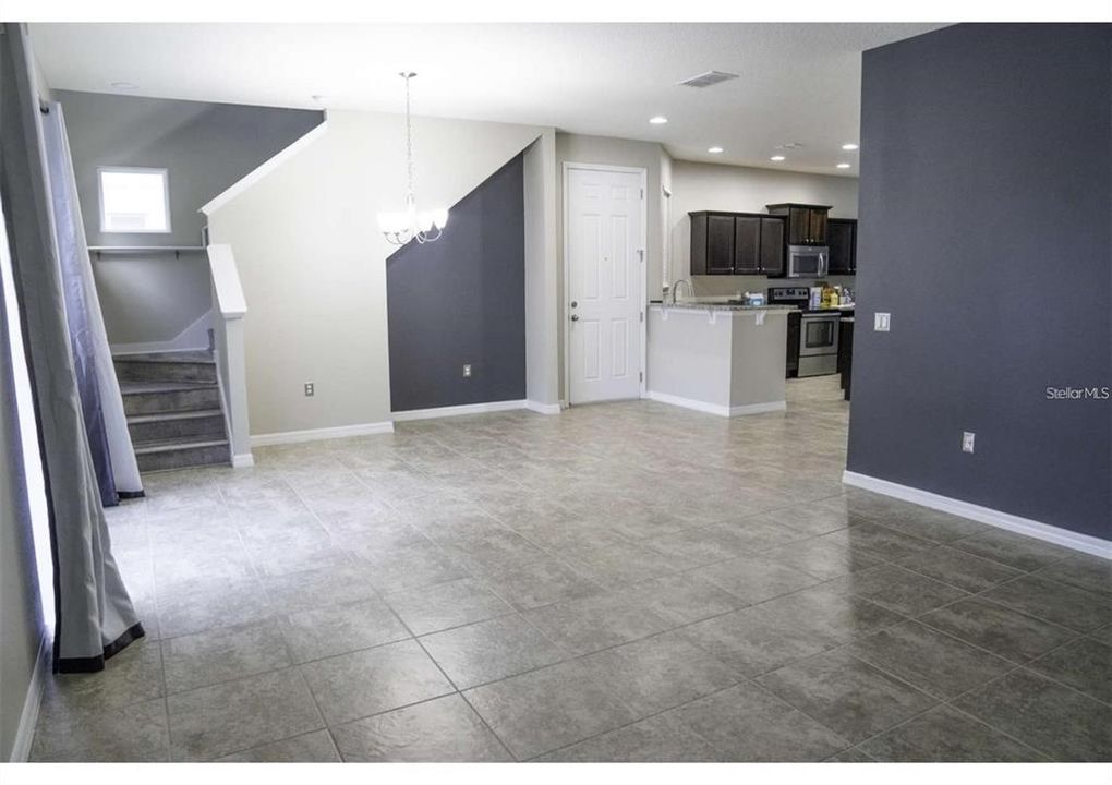 For Rent: $2,300 (3 beds, 2 baths, 2122 Square Feet)