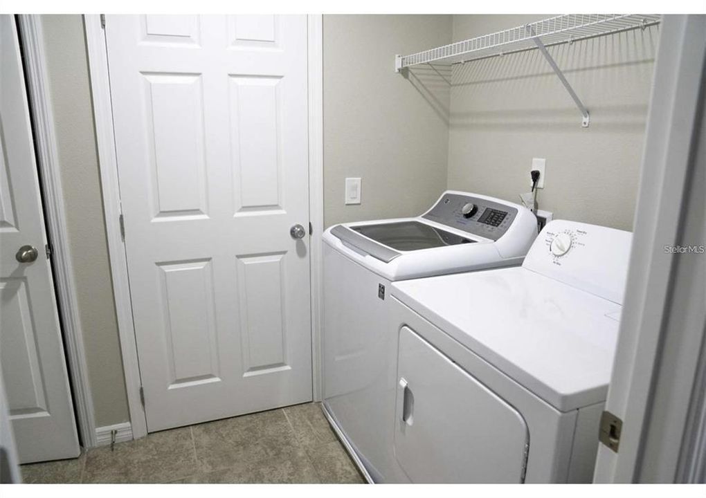 For Rent: $2,300 (3 beds, 2 baths, 2122 Square Feet)