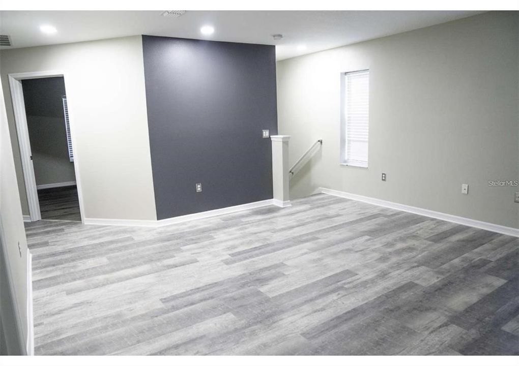 For Rent: $2,300 (3 beds, 2 baths, 2122 Square Feet)