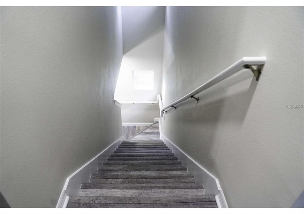 For Rent: $2,300 (3 beds, 2 baths, 2122 Square Feet)