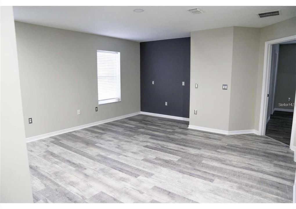 For Rent: $2,300 (3 beds, 2 baths, 2122 Square Feet)