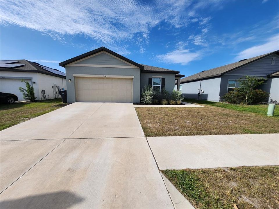 For Rent: $2,049 (3 beds, 2 baths, 1420 Square Feet)