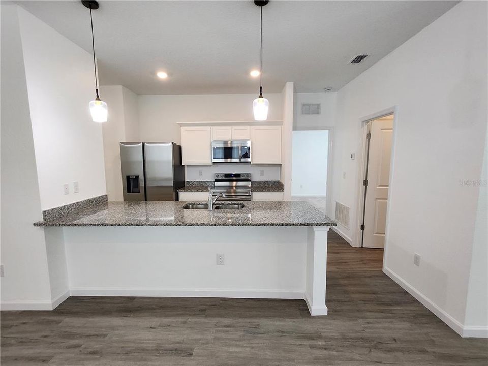 For Rent: $2,049 (3 beds, 2 baths, 1420 Square Feet)