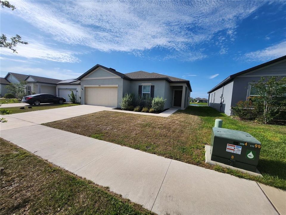 For Rent: $2,049 (3 beds, 2 baths, 1420 Square Feet)