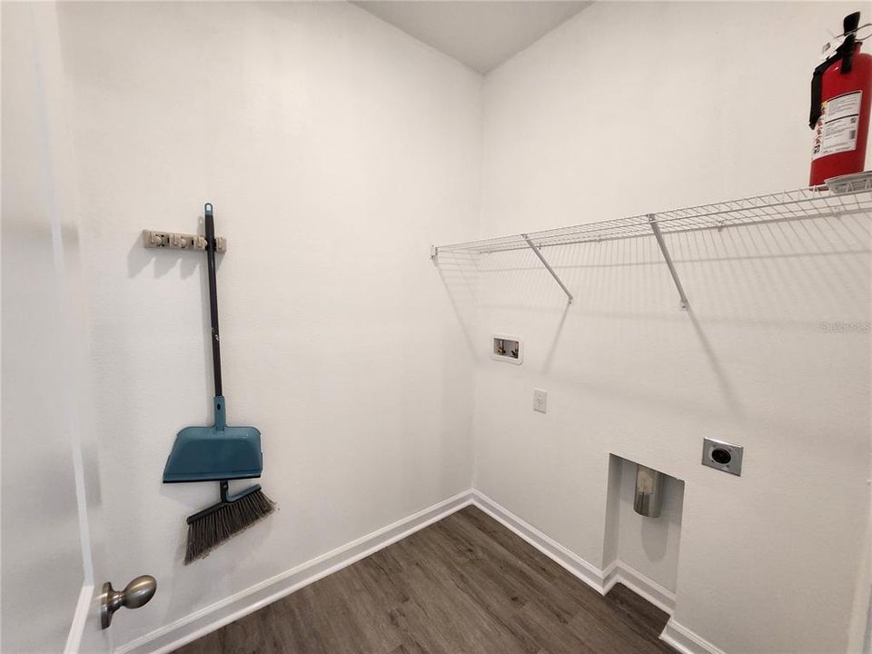 For Rent: $2,049 (3 beds, 2 baths, 1420 Square Feet)