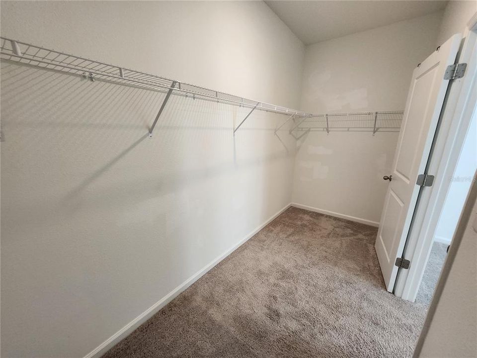For Rent: $2,049 (3 beds, 2 baths, 1420 Square Feet)