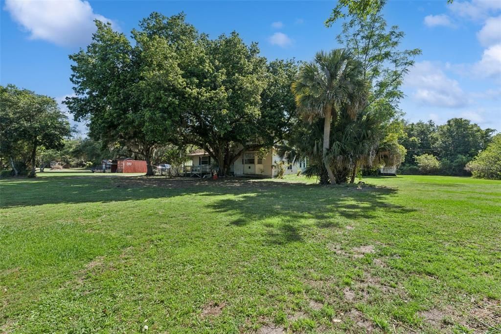 For Sale: $1,800,000 (4 beds, 2 baths, 1592 Square Feet)