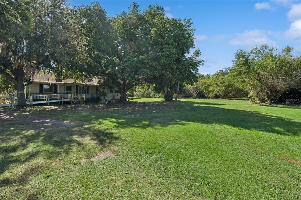 For Sale: $1,800,000 (4 beds, 2 baths, 1592 Square Feet)