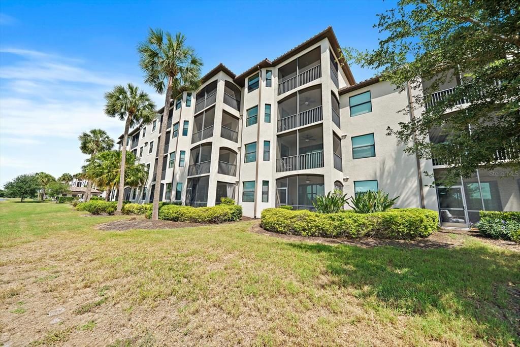 For Sale: $298,900 (2 beds, 2 baths, 1142 Square Feet)