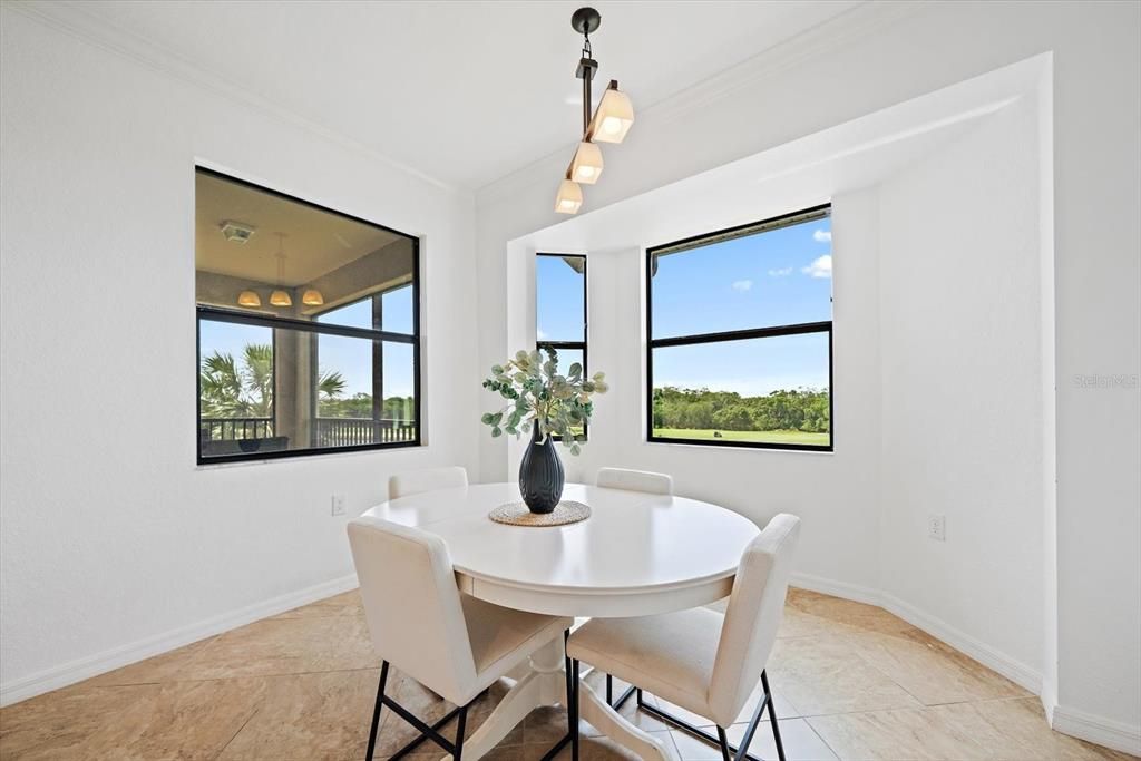 For Sale: $298,900 (2 beds, 2 baths, 1142 Square Feet)