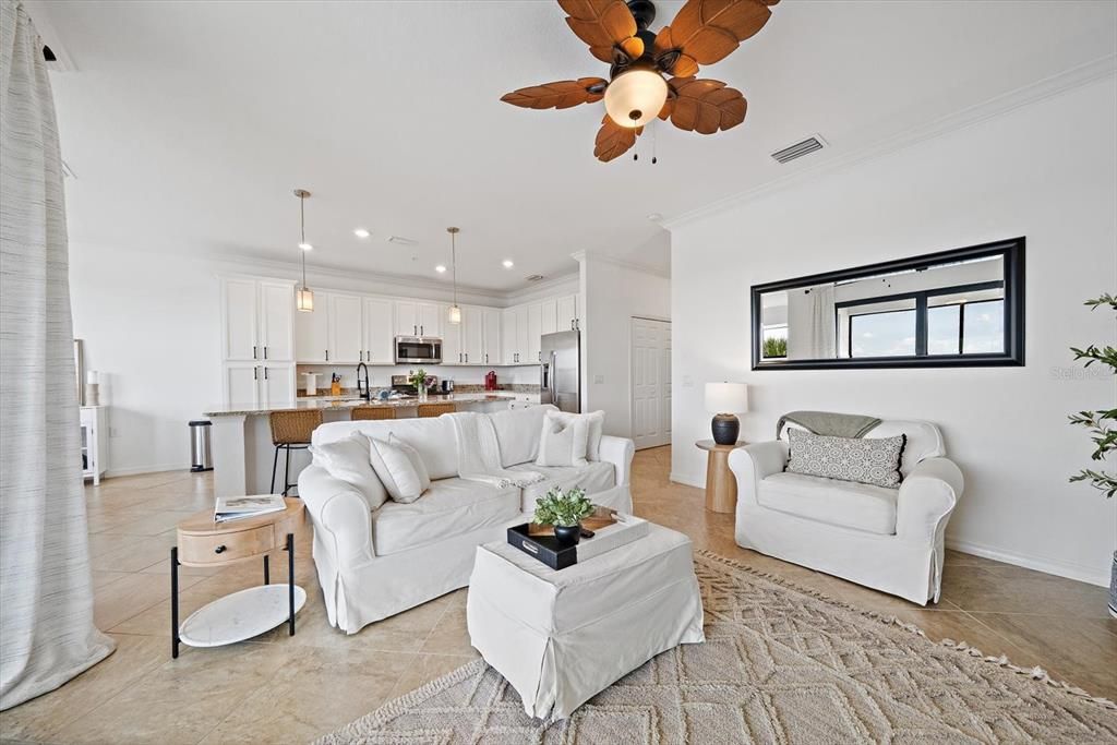 For Sale: $298,900 (2 beds, 2 baths, 1142 Square Feet)