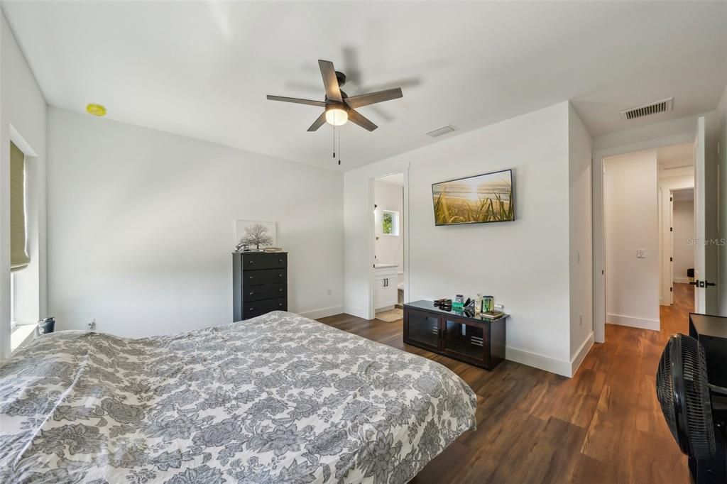 For Rent: $4,500 (4 beds, 3 baths, 2472 Square Feet)