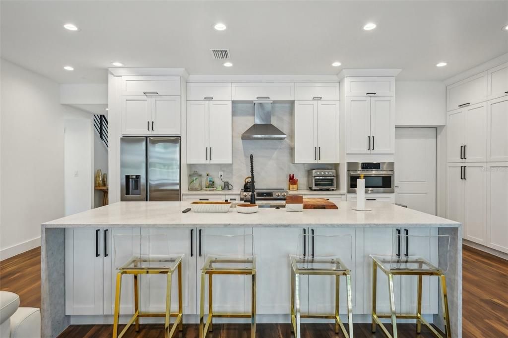 For Rent: $4,500 (4 beds, 3 baths, 2472 Square Feet)