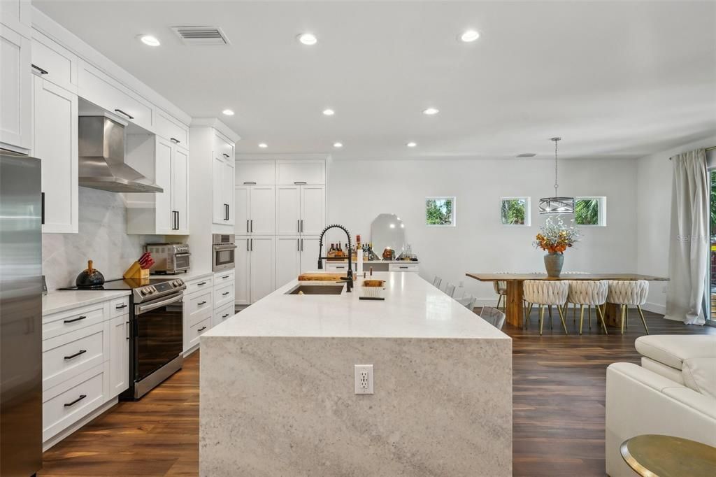For Rent: $4,500 (4 beds, 3 baths, 2472 Square Feet)