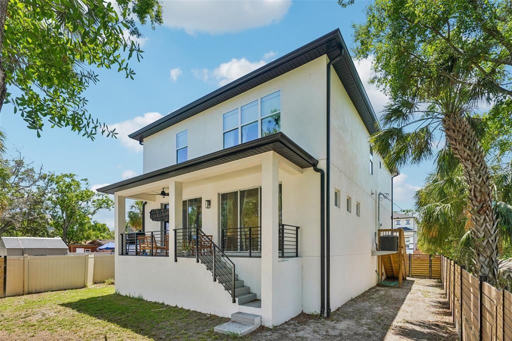 For Rent: $4,500 (4 beds, 3 baths, 2472 Square Feet)