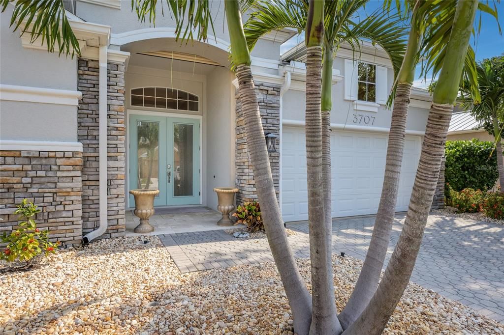 For Sale: $1,165,000 (3 beds, 2 baths, 2151 Square Feet)