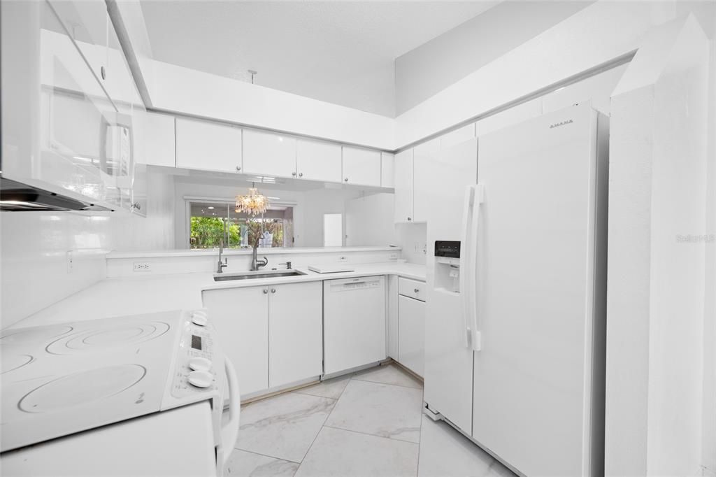 Под контрактом: $399,999 (3 спален, 2 ванн, 1680 Квадратных фут)