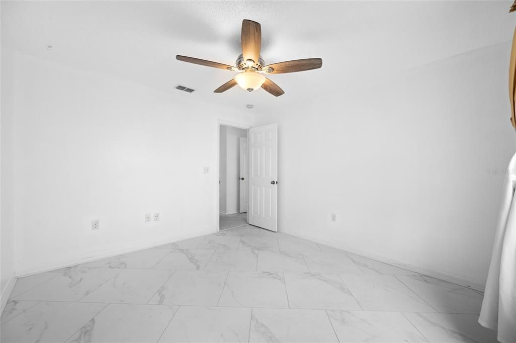 Под контрактом: $399,999 (3 спален, 2 ванн, 1680 Квадратных фут)