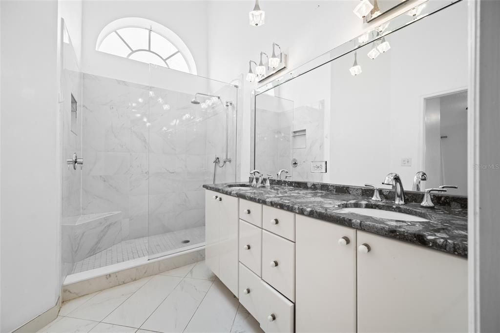 Под контрактом: $399,999 (3 спален, 2 ванн, 1680 Квадратных фут)