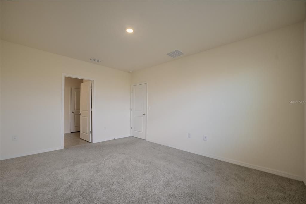 For Rent: $2,450 (4 beds, 2 baths, 1846 Square Feet)