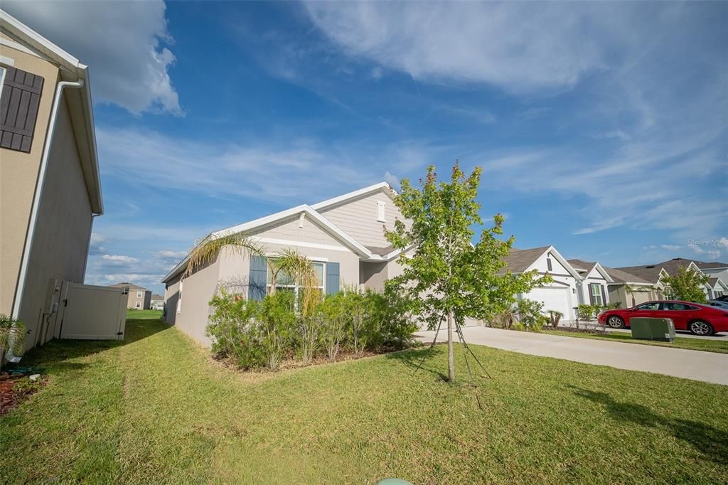 For Rent: $2,450 (4 beds, 2 baths, 1846 Square Feet)